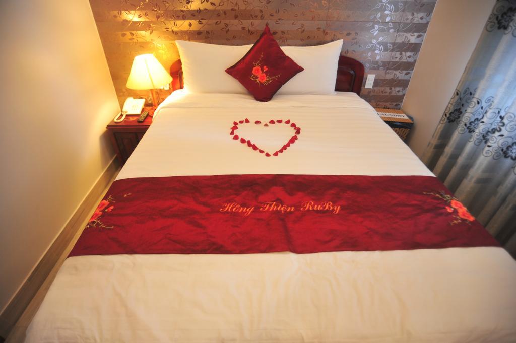 Hong Thien Ruby Hotel Hue Exteriör bild