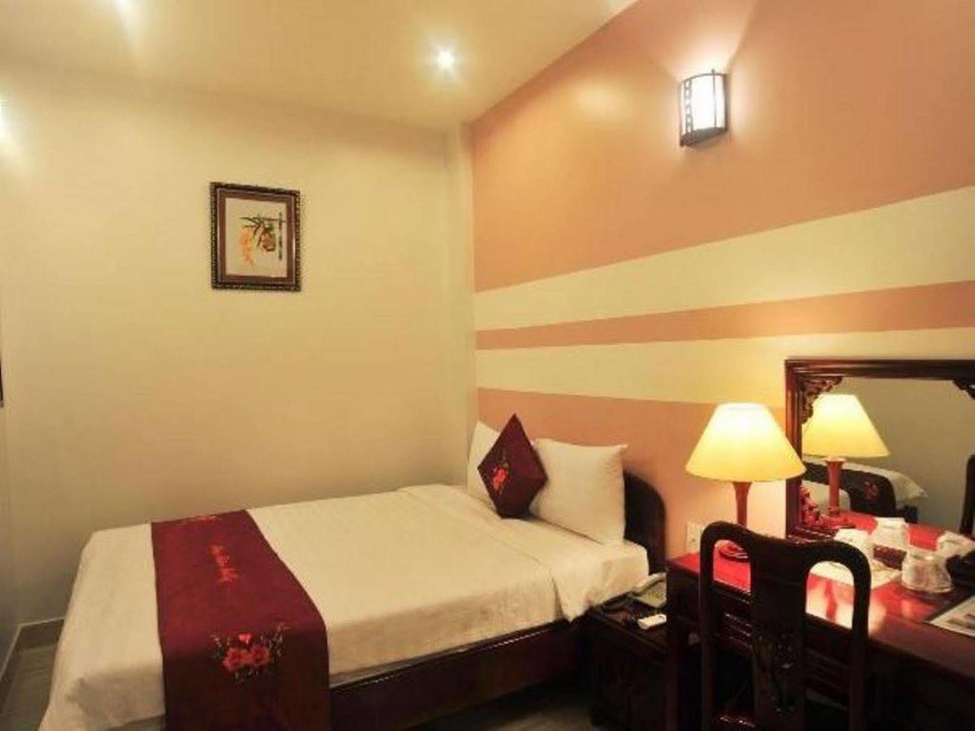 Hong Thien Ruby Hotel Hue Exteriör bild