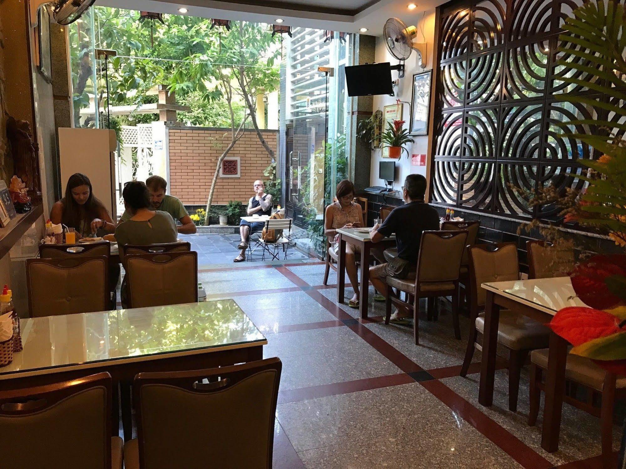 Hong Thien Ruby Hotel Hue Exteriör bild